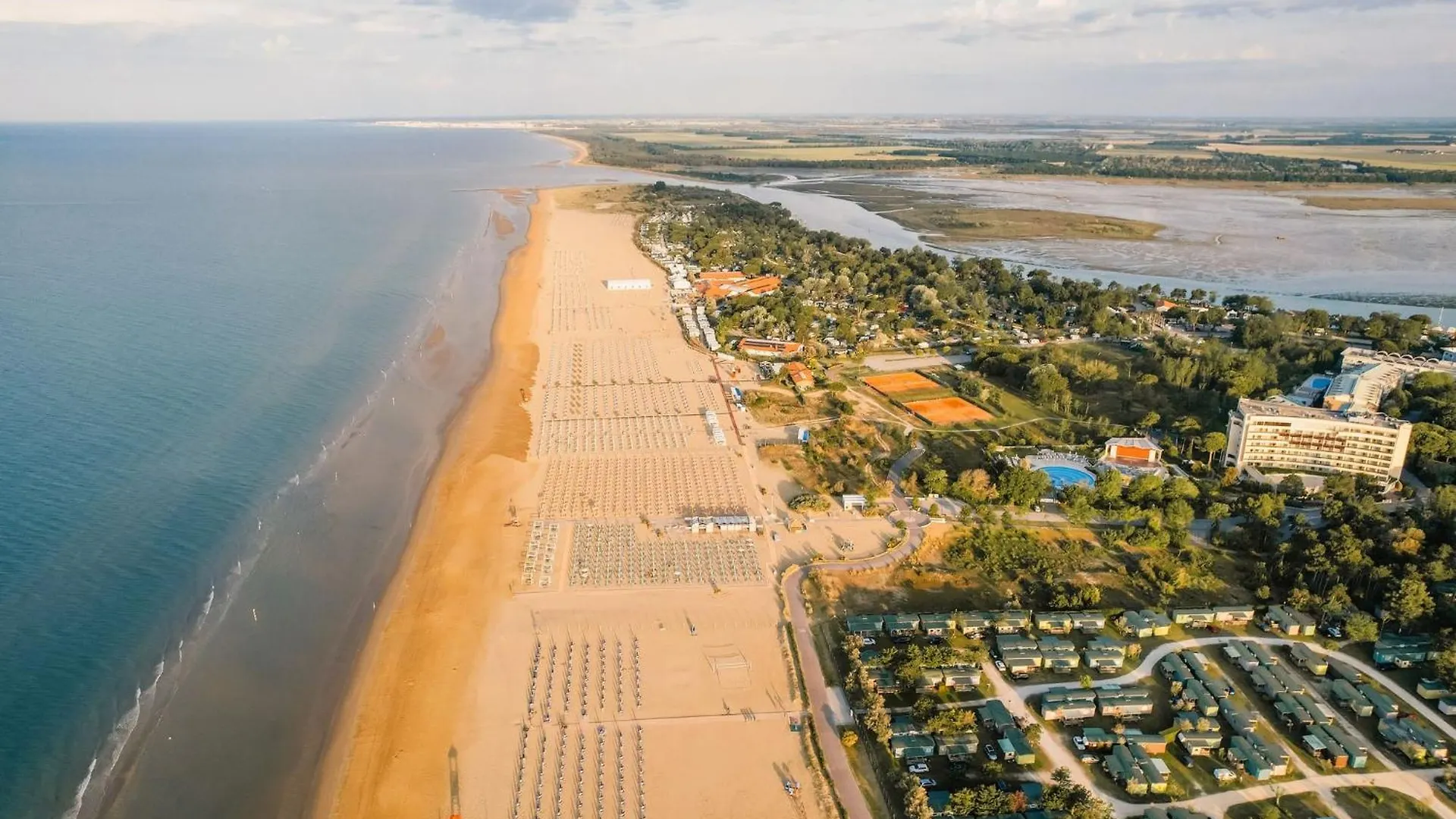 Essential Studio Apartment Near The Beach Bibione Italie